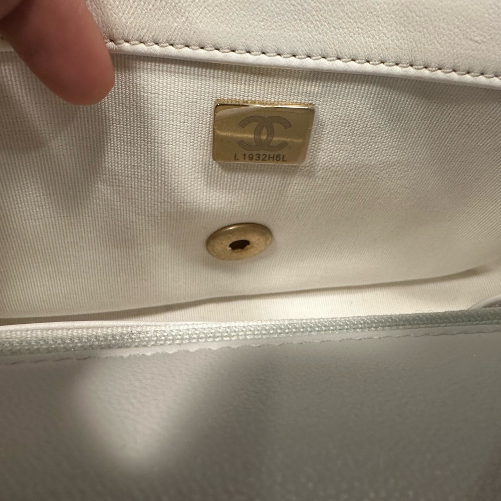 Chanel Classic Mini flap - Picture 14 of 15